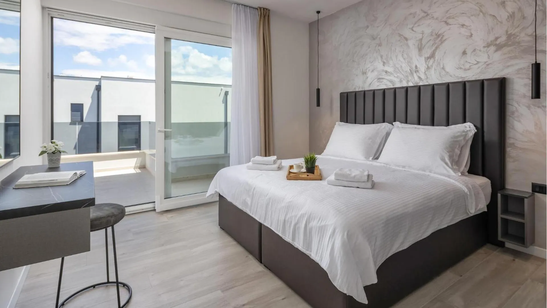 5 Bedroom Stunning Home In Nin