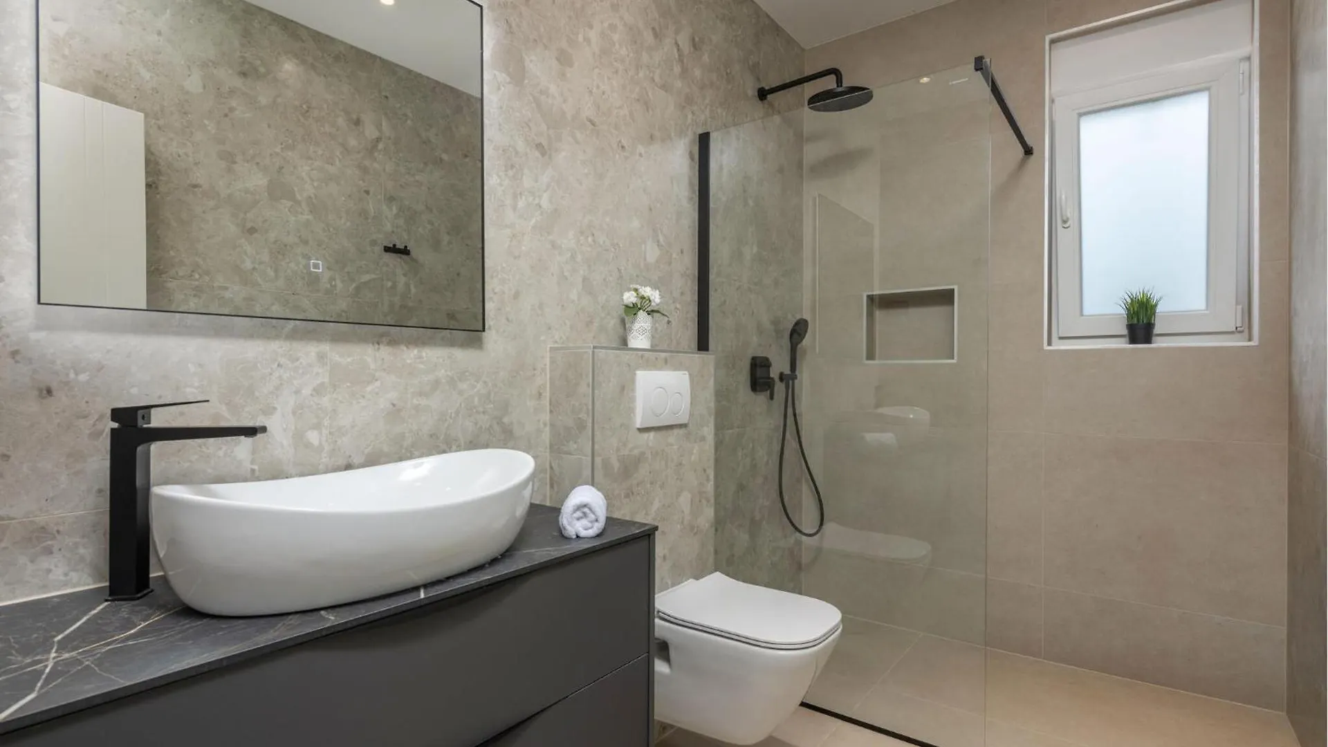 5 Bedroom Stunning Home In Nin